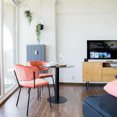 Fresh - 20th Floor - Netflix - Center اوغسبورغ